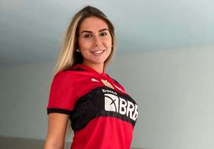'Agora sim', diz Carol Portaluppi após vestir camisa do Flamengo