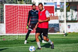 Série C: Zagueiro titular prevê duelo direito pela liderança 'bastante equilibrado', mas confia na vitória do Ferroviário-CE