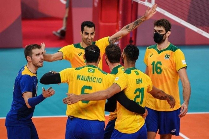 De virada, seleção masculina de vôlei vence EUA e reage nas Olimpíadas