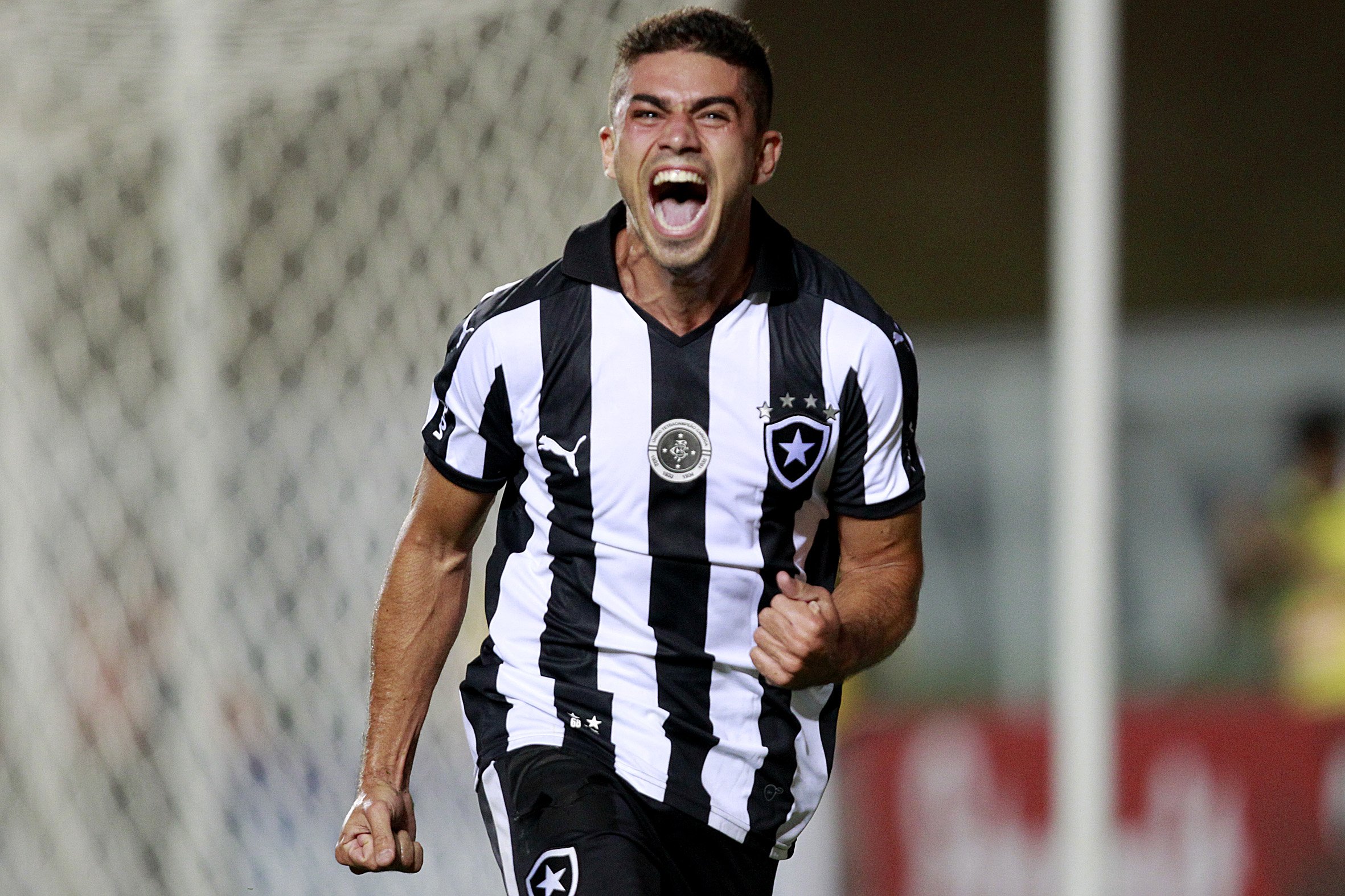 Série B: Londrina deve anunciar ex-Botafogo nos próximos dias