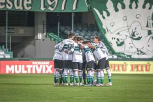 Série B: Coritiba acerta salários em atraso com o elenco