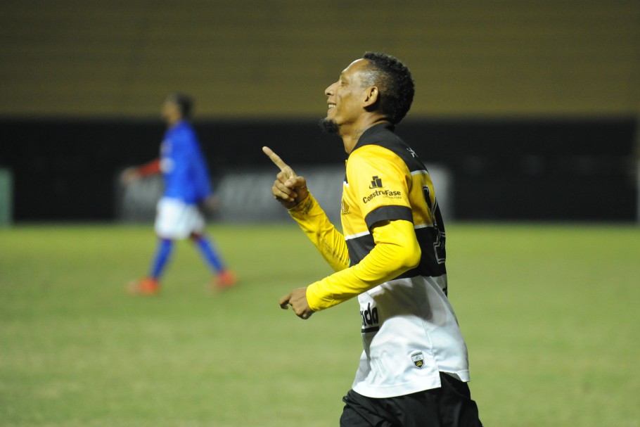 Criciúma-SC 2 x 0 Paraná-PR – Tigre faz dever de casa, segue invicto e isolado na liderança da Série C