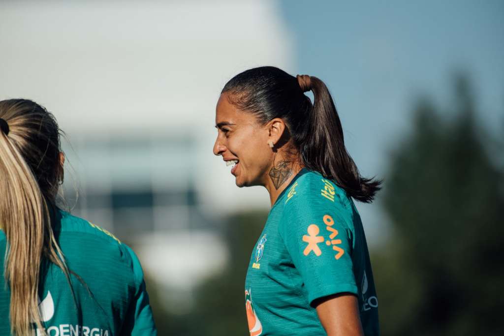 Andressa Alves destaca foco no ataque da seleção em preparação para a Olimpíada