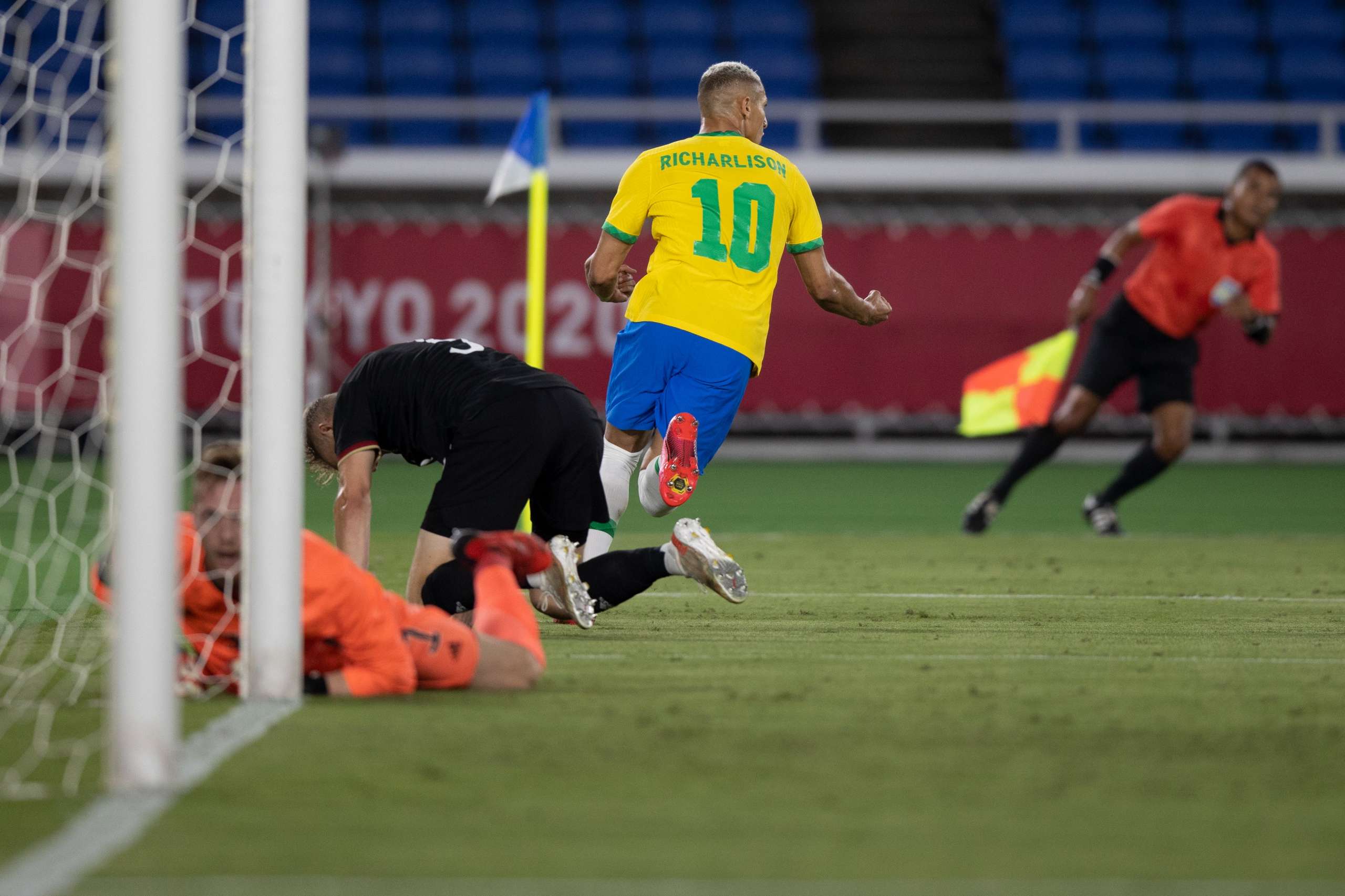 ‘Jamais vou esquecer’, diz Richarlison após atuação de gala na estreia olímpica