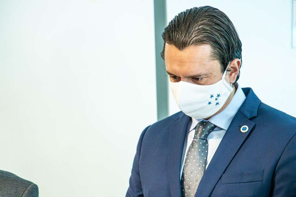 Dívida por Riascos dá nova punição da Fifa ao Cruzeiro, diz presidente do clube