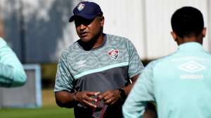 Roger Machado não poderá repetir escalação do Fluminense, mais uma vez
