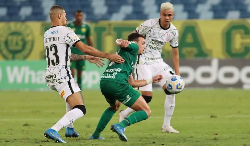 Roni festeja chance como titular, gol e recuperação do Corinthians no Brasileirão