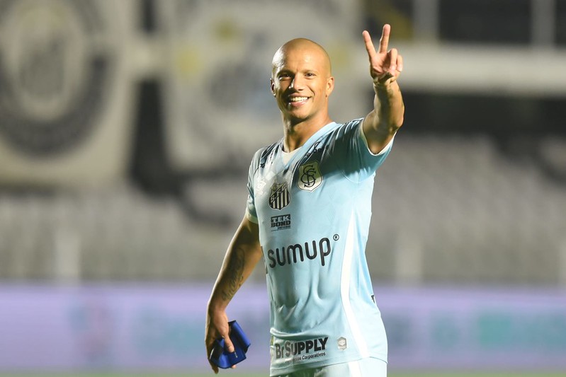 Sánchez mostra orgulho por marca histórica no Santos: ‘Objetivo que não pensava’