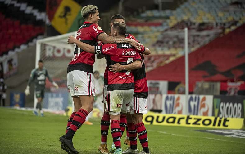BRASILEIRÃO: Flamengo vence sob olhares de Gaúcho e Corinthians perde no Castelão