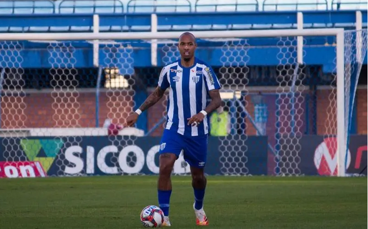 Série B: Zagueiro do Avaí se transfere para clube do futebol indiano