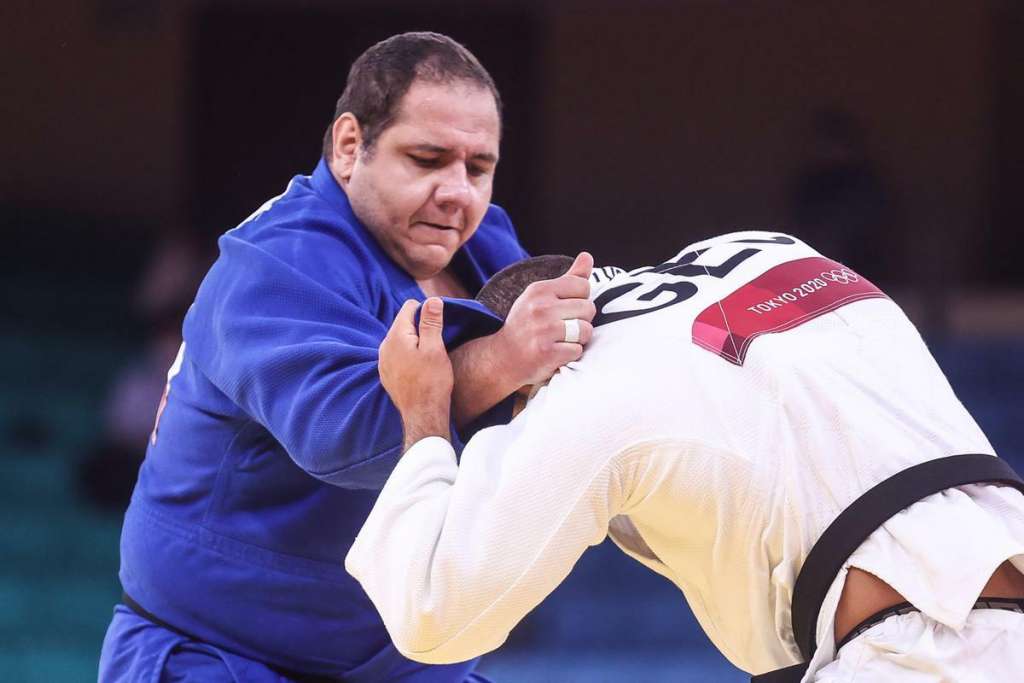 Olimpíadas: Judô brasileiro sofre 2 derrotas e deixa Tóquio sem medalha na briga por equipes
