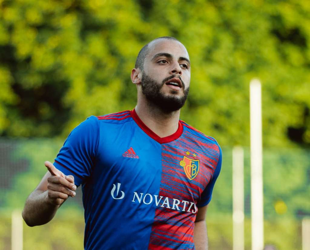 Centroavante do Basel-SUI pode render bons lucros para Palmeiras e Ceará