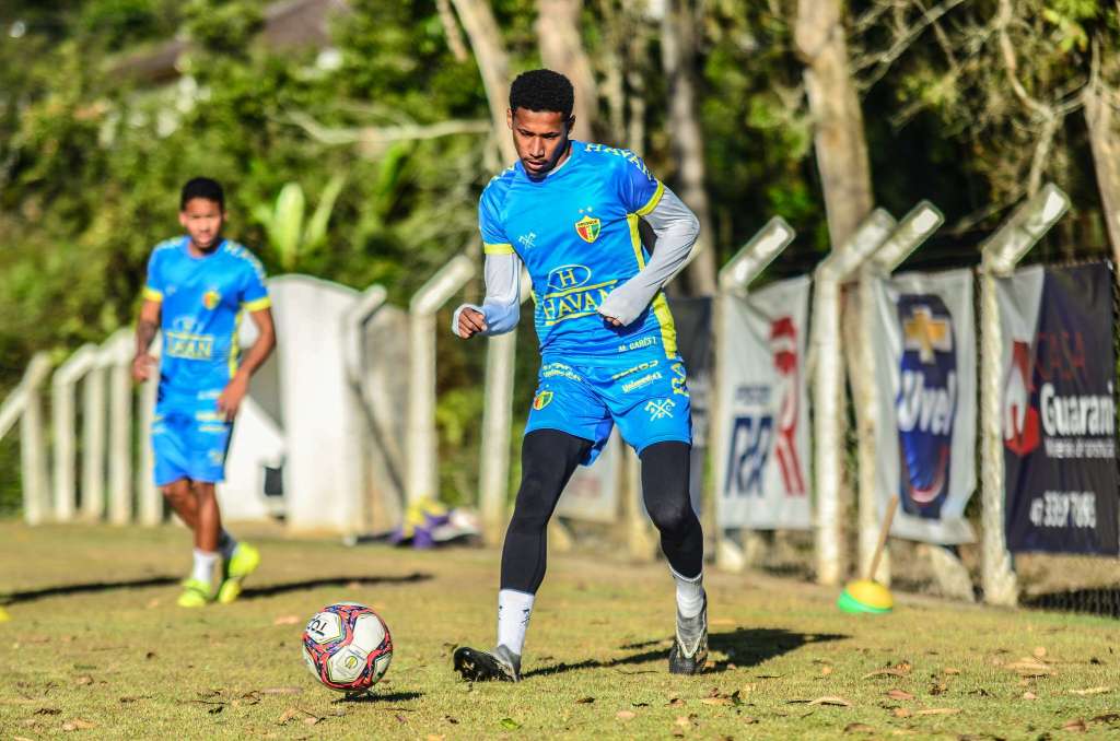 Série B: Apesar do embalo, técnico do Brusque relembra: ‘Primeiro objetivo é a permanência’