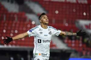 Santos aceita proposta de clube europeu por Kaio Jorge