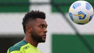 Após interesse em Luiz Adriano, Grêmio procura outro atacante do Palmeiras