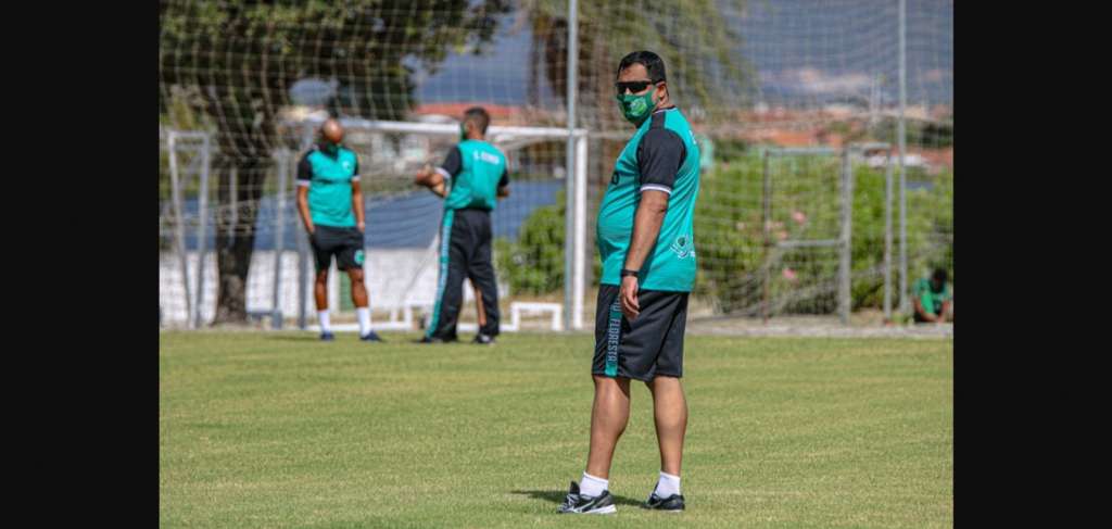 Série C: Após três jogos sem vitória, técnico do Floresta-CE comemora fim do jejum e foca na reação