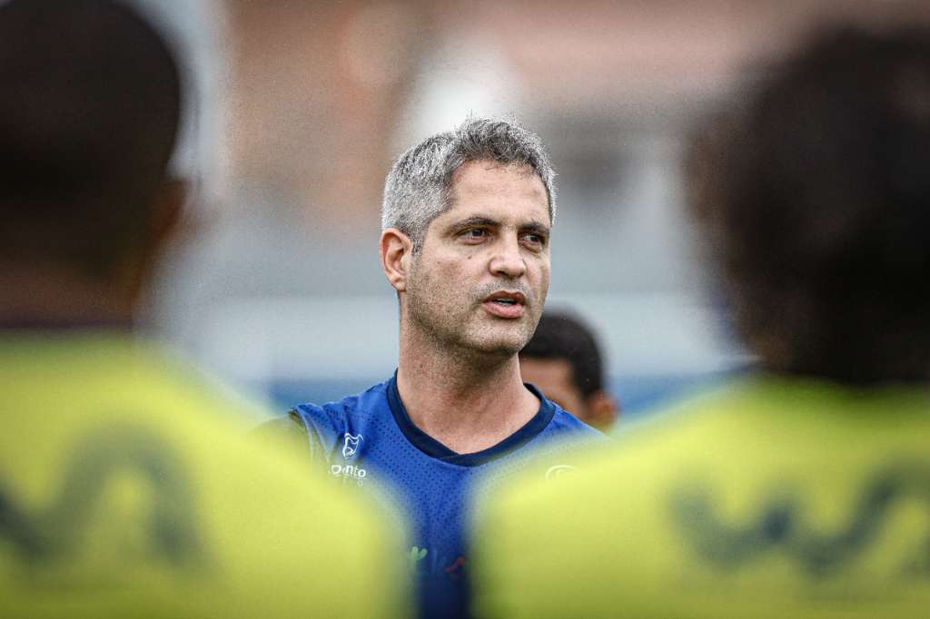 Série B: Rodrigo Santana terá reforço e desfalques para colocar Confiança nos trilhos