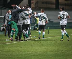 SÉRIE B: Melhores clubes, Náutico e Coritiba fazem 