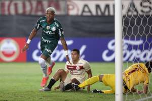 Abel Ferreira valoriza jovem e brinca: 