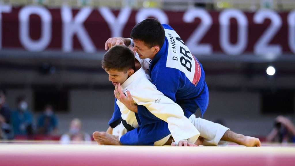 Olimpíadas: Daniel Cargnin e Larissa Pimenta vencem e avançam às oitavas no judô em Tóquio