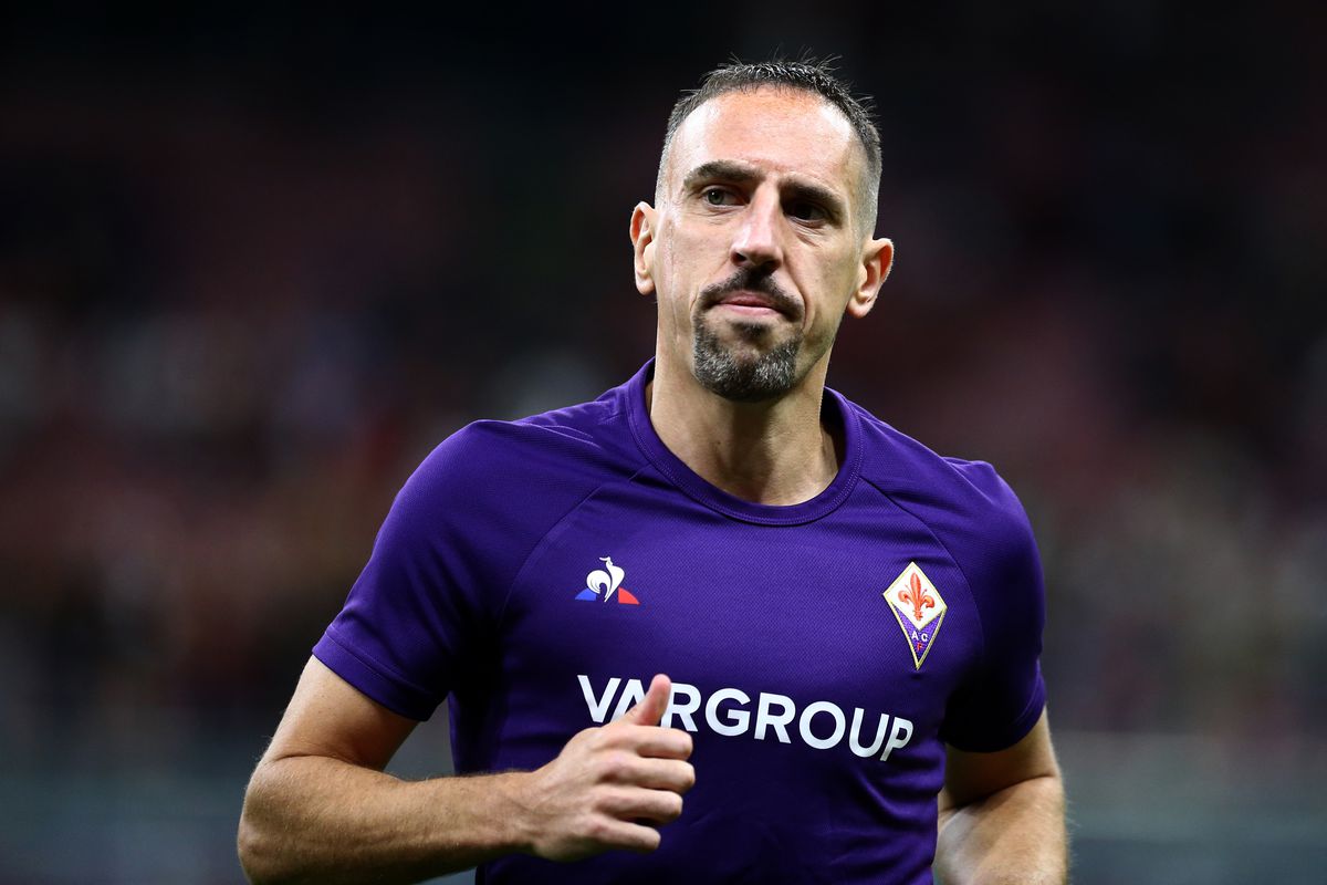 Ribéry detona ‘falta de respeito’ da Fiorentina por silêncio após fim do contrato