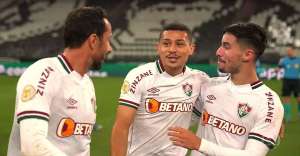 Iluminado, promessa do Fluminense comemora primeiro gol  justamente em um Fla-Flu: 'Nunca vou esquecer'