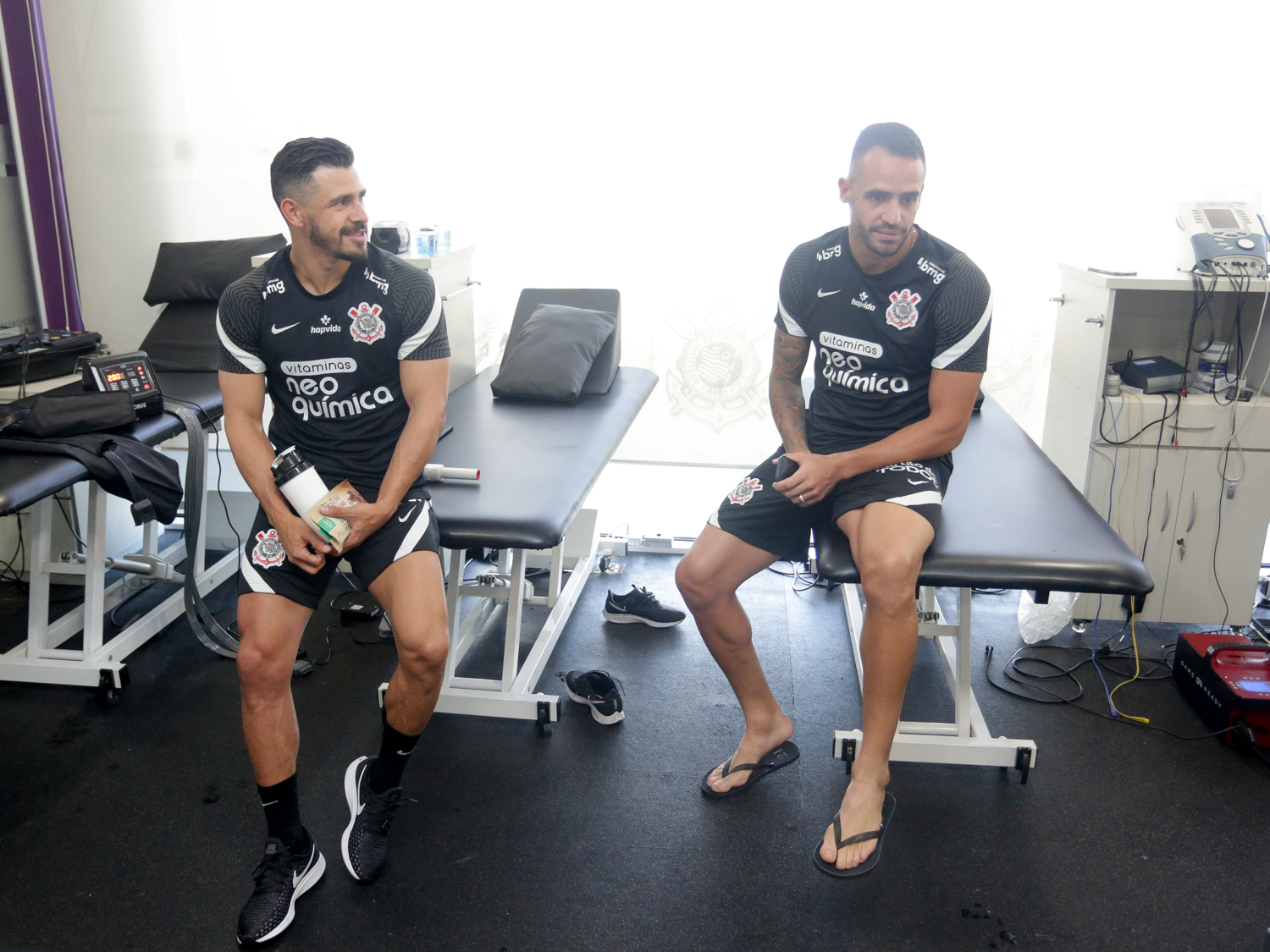 Renato Augusto treina forte para estrear em clássico no Corinthians