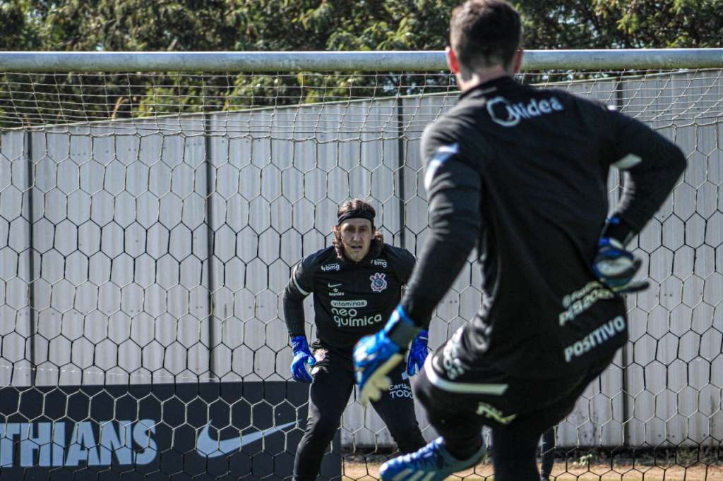 Sylvinho tem a semana inteira para treinar e melhorar o ataque do Corinthians