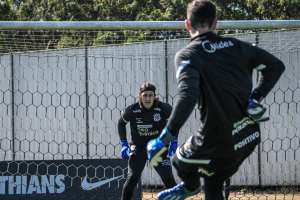 Sylvinho tem a semana inteira para treinar e melhorar o ataque do Corinthians