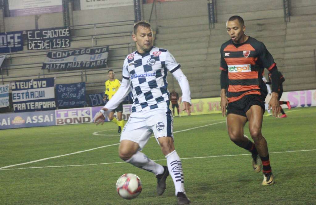 São José-RS 1 x 0 Oeste-SP – Zeca respira na Série C e afunda ainda mais o Oeste 3 E6dxrrvXEA0zUbg