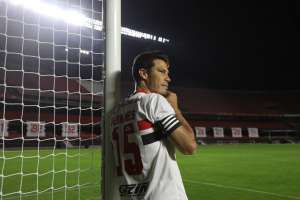 Em vídeo comovente, Hernanes dá adeus ao São Paulo: 'Meu amor por vocês é eterno'