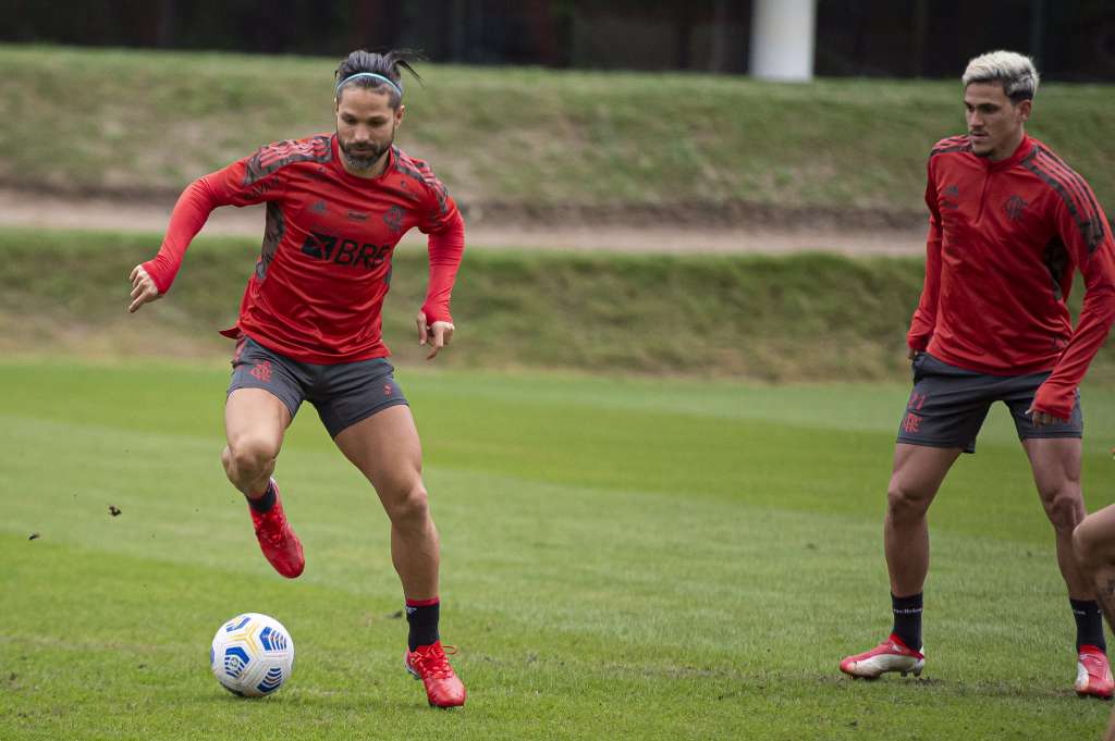 Diego volta ao Flamengo diante do Bahia em Salvador; Thiago Maia é poupado