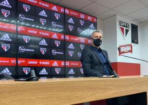 Crespo diz que 'aceitou' calendário brasileiro e promete 'São Paulo melhor'