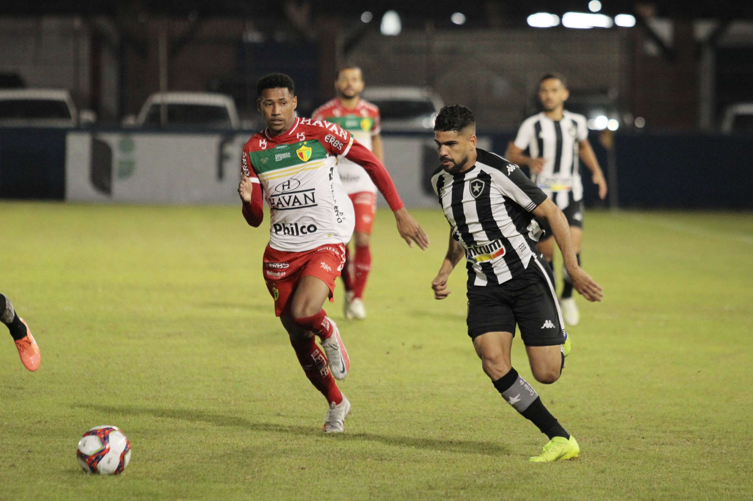 Após gol de letra, Diego Gonçalves diz que o Botafogo não mereceu perder