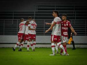 SÉRIE B: CRB vence e entra no G4 no lugar do Goiás; Vasco se salva no fim diante do líder Náutico
