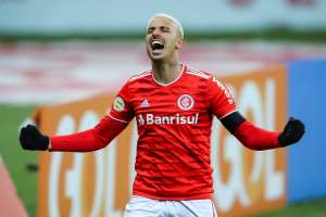 Thiago Galhardo desencanta, ajuda Inter a acabar com jejum no Beira-Rio e afirma: 'Estava me cobrando'