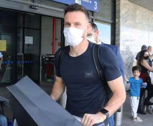 Ex-Manchester United, reforço do Fortaleza desembarca na capital cearense