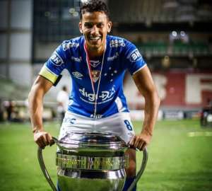 Série B: Volante faz postagem relembrando título do Cruzeiro: 