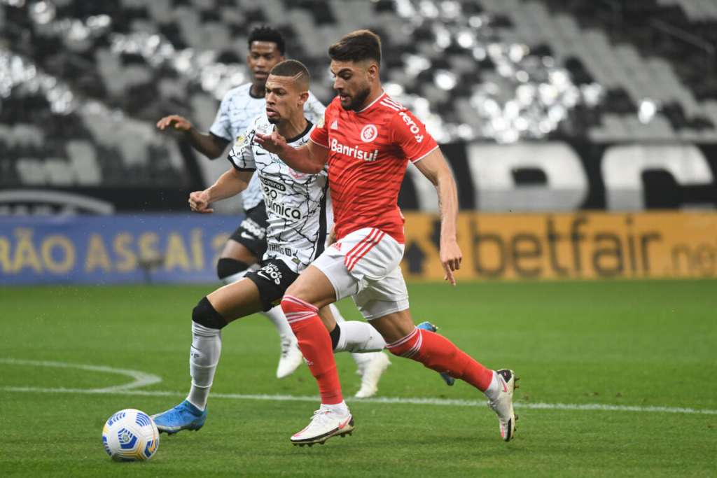 Revoltada com o VAR, diretoria do Corinthians cobrará CBF por pênalti ao Inter