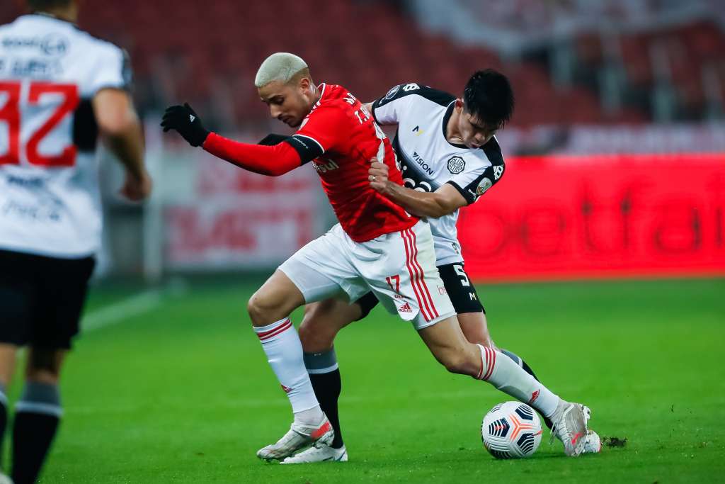 Internacional 0 (4) x (5) 0 Olímpia-PAR – Colorado abusa de perder gols e é eliminado nos pênaltis