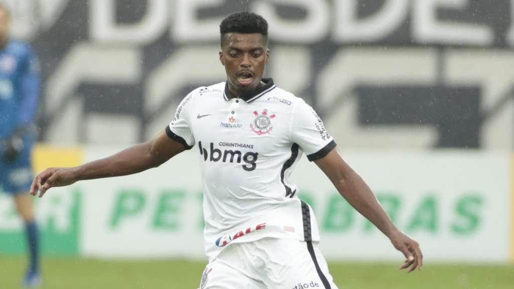 Em busca de reforços, Corinthians se desfez de 14 jogadores no primeiro semestre