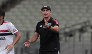 Auxiliar diz que jejum do São Paulo no Brasileirão não tem 'apenas um motivo'