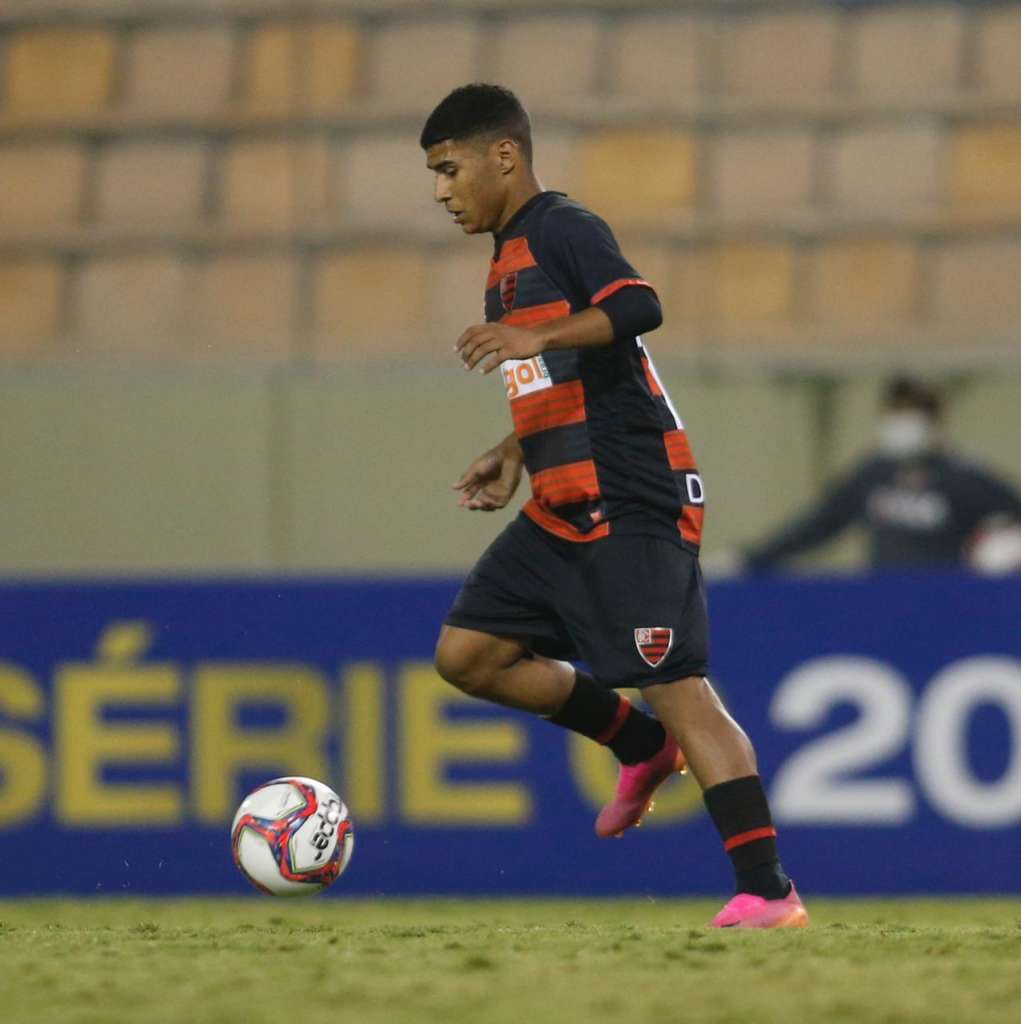 Série C: Meia do Oeste é o primeiro jogador nascido em 2003 a completar 50 partidas como profissional