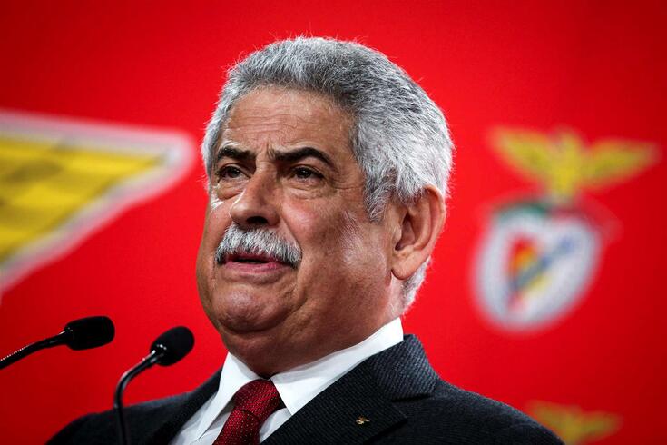 Presidente do Benfica deixa a cadeia e vai cumprir prisão domiciliar em Portugal