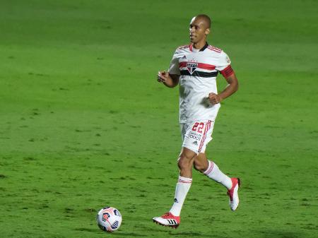 Preocupa? Dupla do São Paulo será reavaliada até o duelo com o Red Bull Bragantino