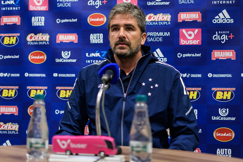 BOMBA! Mozart Santos pede demissão após novo tropeço do Cruzeiro na Série B 2 Pastana