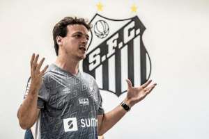 Fernando Diniz vê partida 'muito boa' do Santos, mas pede equipe 'mais eficaz'