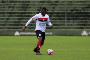 Série C: Zagueiro do Botafogo-SP passa por cirurgia no joelho e comemora: 'Ocorreu tudo bem'