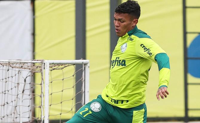 Gabriel Veron celebra volta após 3 meses e espera ter mais chances no Palmeiras