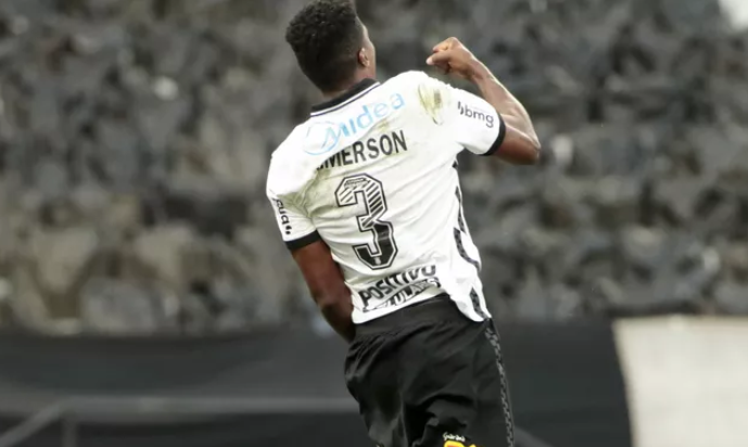 Após oito meses, zagueiro se despede do Corinthians e lamenta não ter jogado com a torcida